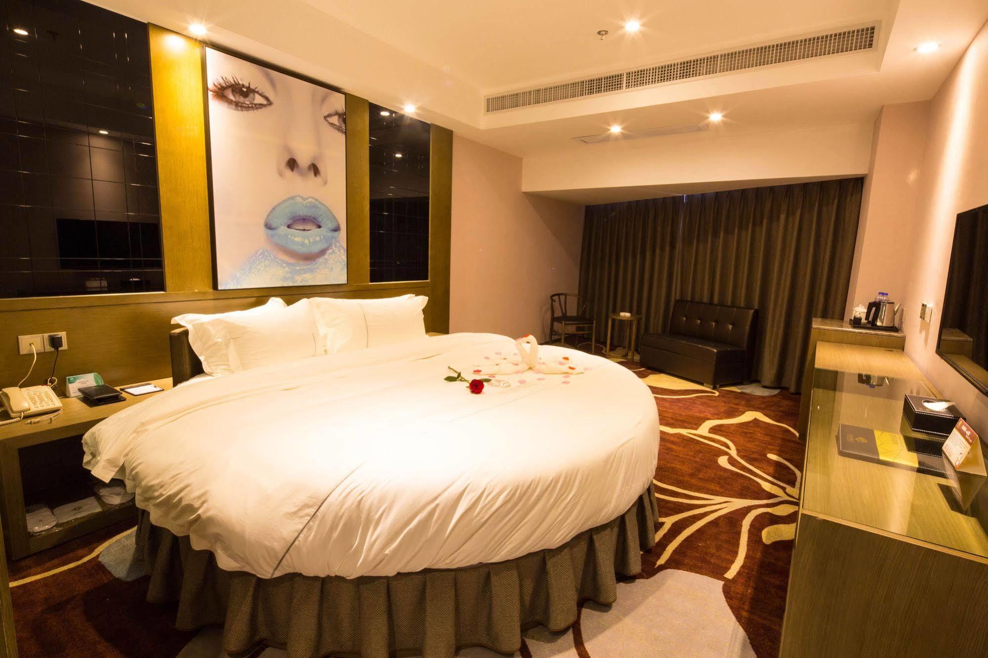 Lnsail Hotel Shenzhen Luohu Port Railway Station Exterior foto
